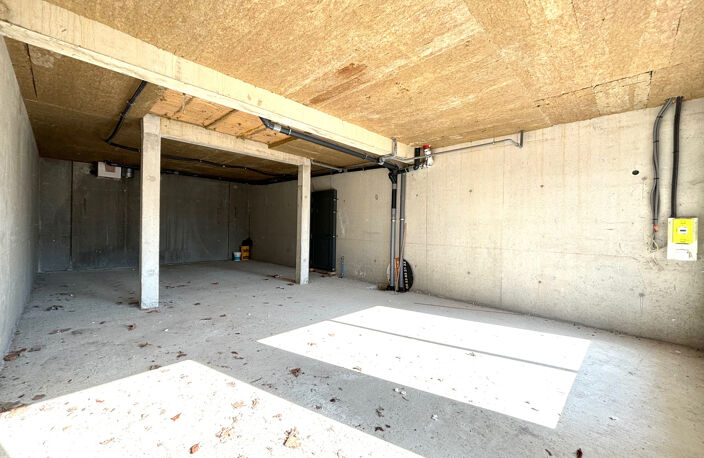 FLEURIEUX SUR L'ARBRESLE CENTRE  RDC LOCAL 76 M2 — photo 5