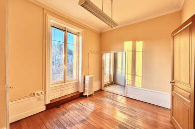 Bureau 3 pièces 130000 €