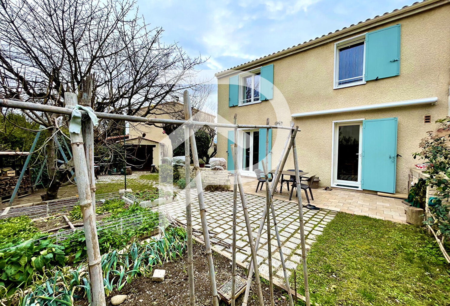 La Roque d'Anthéron - Maison R+1 de 108 m² avec 325 m² de ter... — photo 1