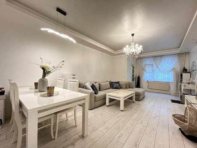MAISON 4 CHAMBRES - 107 m2 - PROCHE TRAM ET METRO — photo du bien