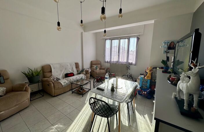 Appartement T3 2ième étage, rentabilité 5,95%! traversant, balco — photo 2