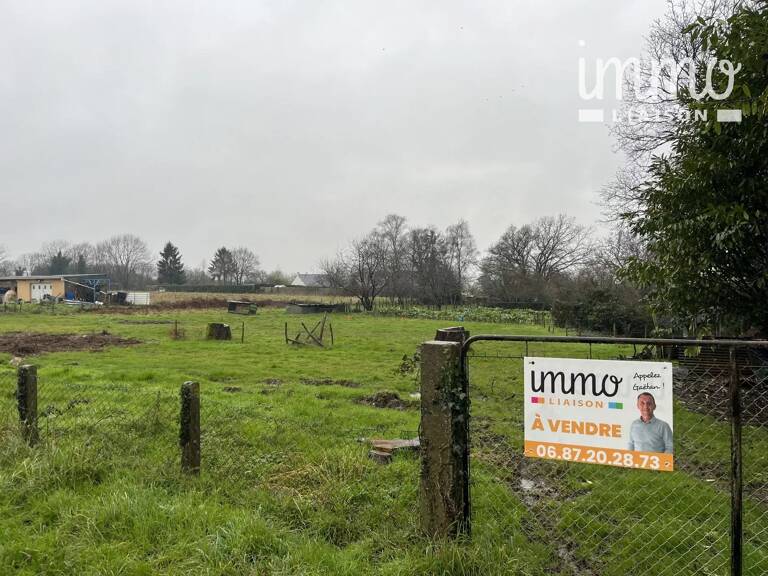 terrain constructible non viabilisé de 892 m² proche centre bour — photo 1