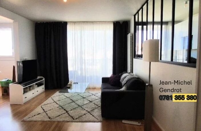 EXCLUSIVITÉ - APPARTEMENT DERNIER ÉTAGE AVEC BALCON — photo 2