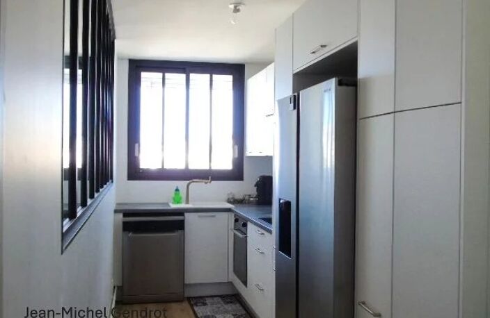 EXCLUSIVITÉ - APPARTEMENT DERNIER ÉTAGE AVEC BALCON — photo 5