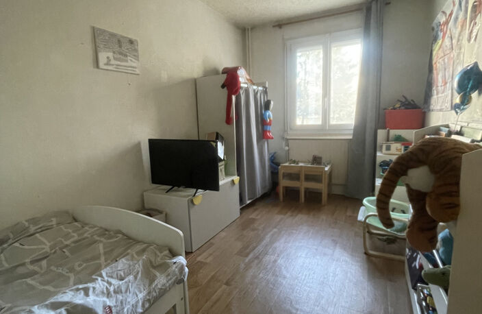 APPARTEMENT  DE TYPE F3  67M2 PROCHE HOPITAL DE SENS — photo 5