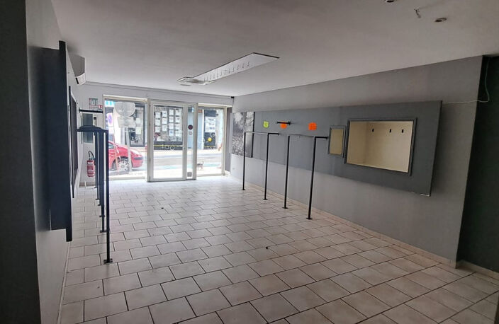 location local commercial de 90m2 environ  au centre ville d — photo 2
