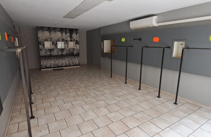 location local commercial de 90m2 environ  au centre ville d — photo 5