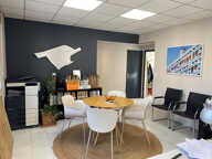EGUILLES - Bureau de 57 m² — photo 4