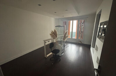 location appartement 950 € CC /mois à proximité de Écuelles (77250)