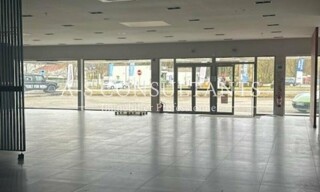 Commerce  720 m² à louer à La Ravoire (73490)