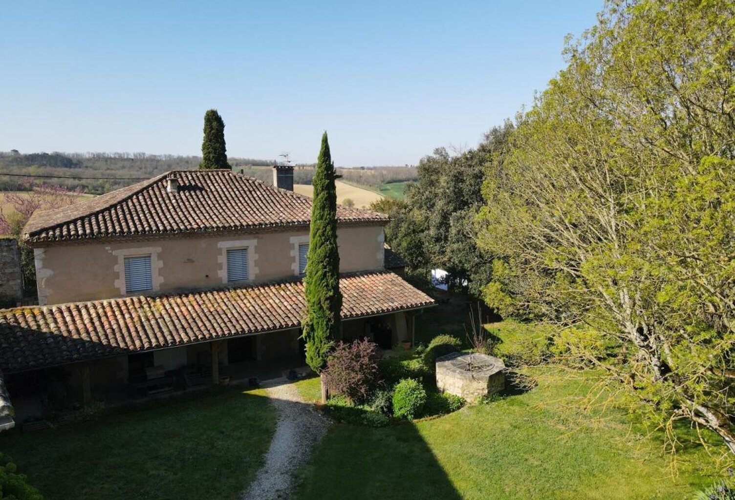 A vendre, proche Jégun, Gers: Jolie maison en pierre en très bon état, à la campagne au calme, 3 chambres, grand jardin et dépendances. 15 minutes d'Auch — photo 1