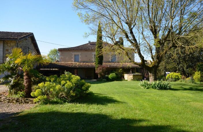 A vendre, proche Jégun, Gers: Jolie maison en pierre en très bon état, à la campagne au calme, 3 chambres, grand jardin et dépendances. 15 minutes d'Auch — photo 2