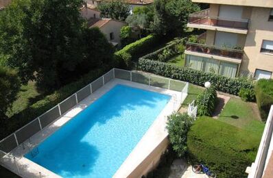 location appartement 1 000 € CC /mois à proximité de Roquebrune-sur-Argens (83520)