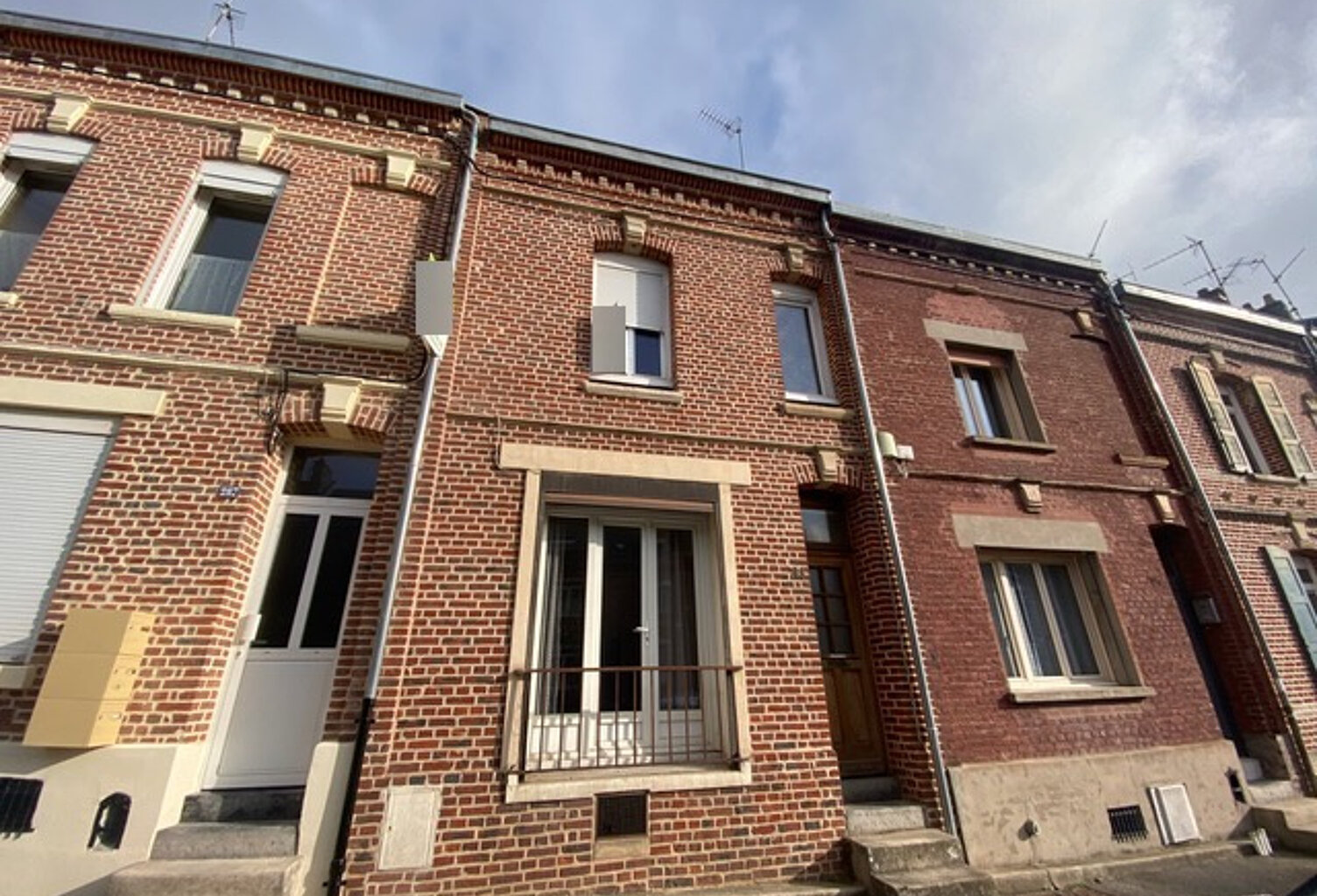MAISON DE VILLE SITUÉE À AMIENS — photo 1