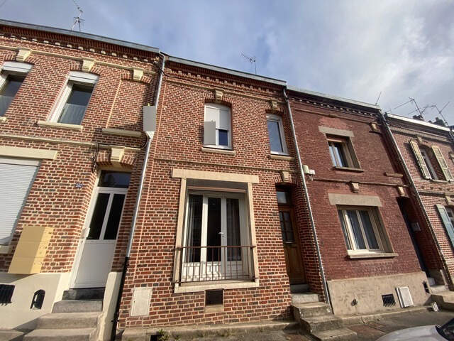 MAISON DE VILLE SITUÉE À AMIENS — photo du bien