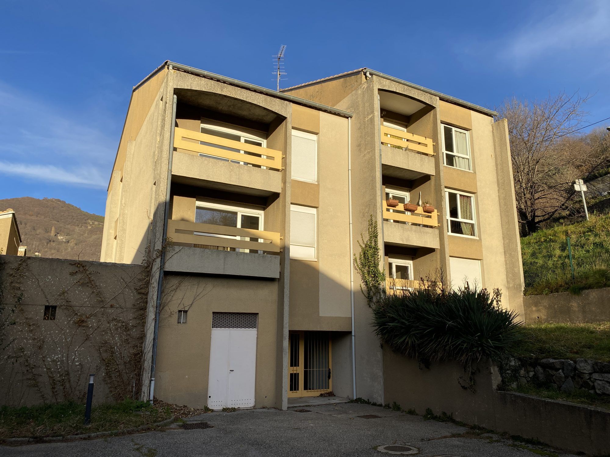 Appartement 3 pièces  à louer Burzet 07450