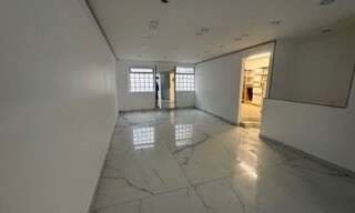 Commerce 1 Pièce 119 m² à louer à Paris 20 (75020)