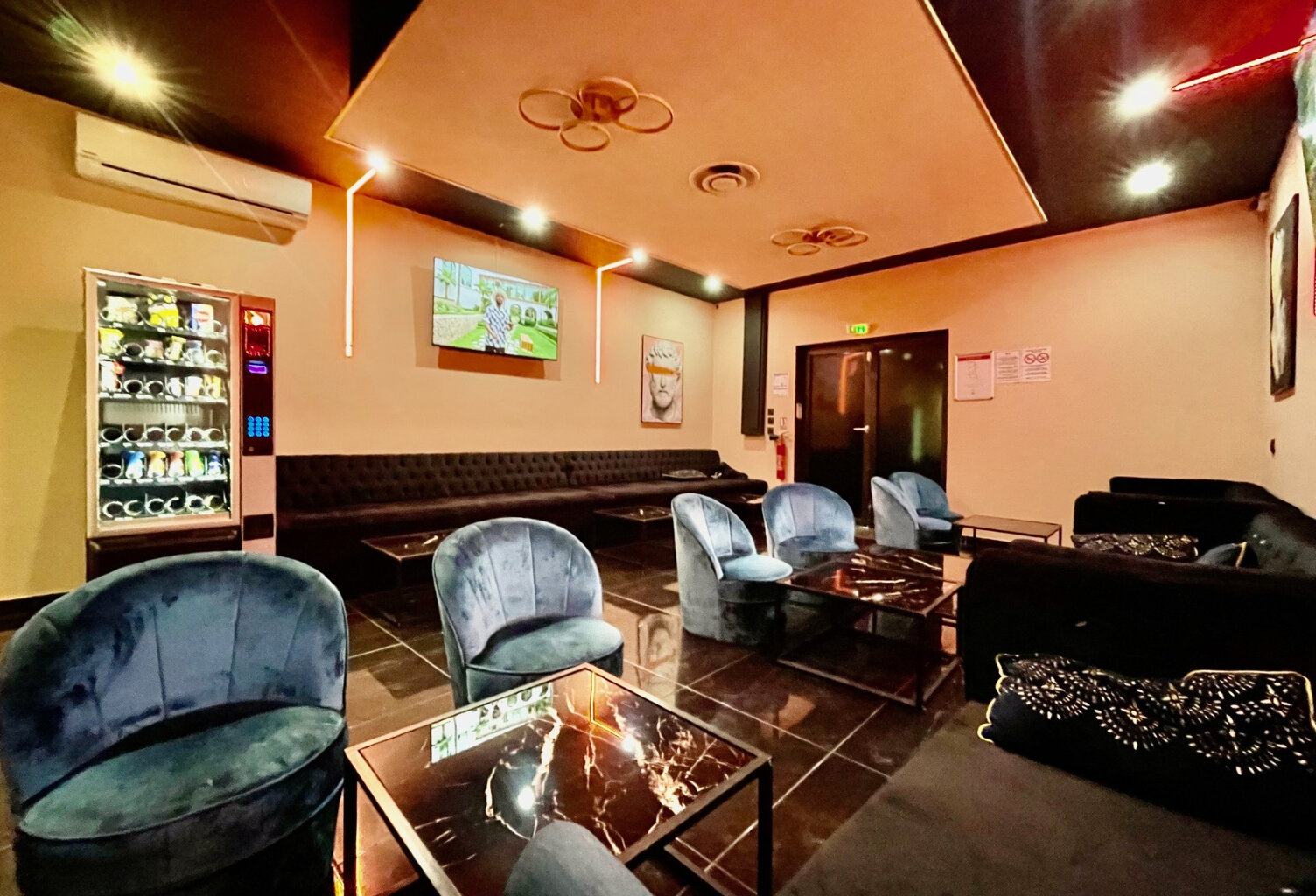 Murs Commerciaux 90 m2 avec terrasse 20 m2 Quartier gare — photo 1