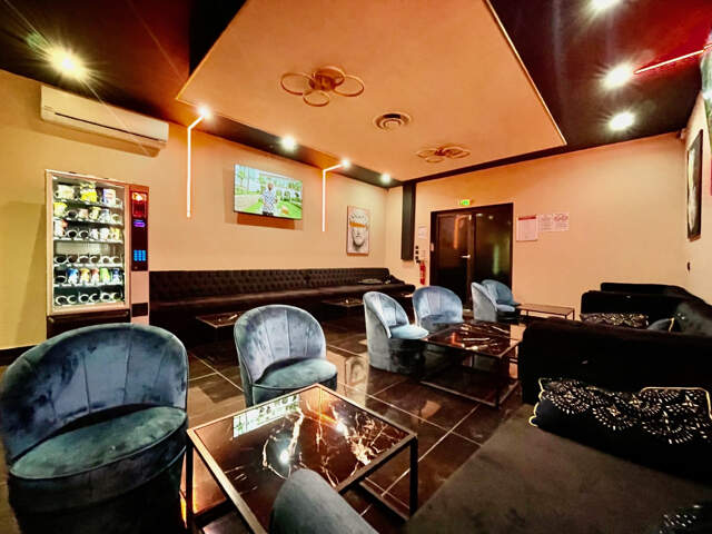 Murs Commerciaux 90 m2 avec terrasse 20 m2 Quartier gare — photo du bien