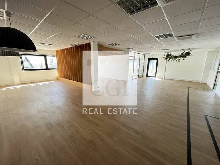 BUREAUX à LOUER — photo 1