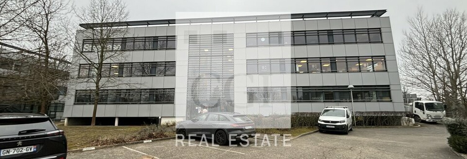 Bureau  970 m² à louer à Saint-Priest (69800)