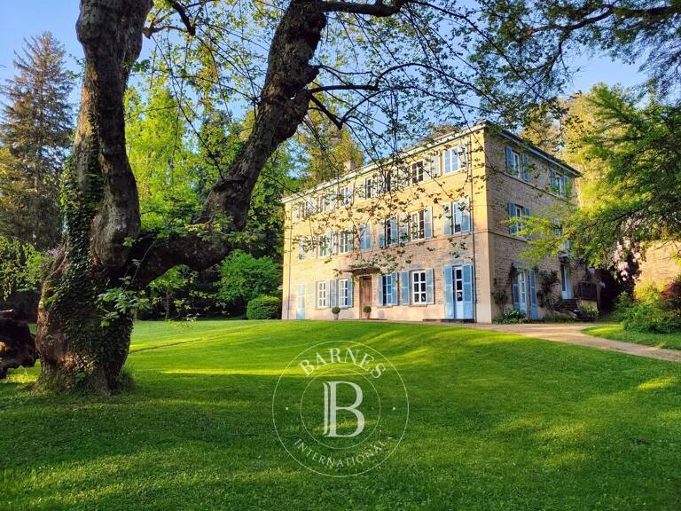 Saint-Cyr-au-Mont-d’Or - Appartement de 174 m² dans une maison bourgeoise - 5 chambres — photo 1