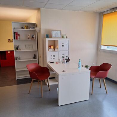 Bureau  611 €