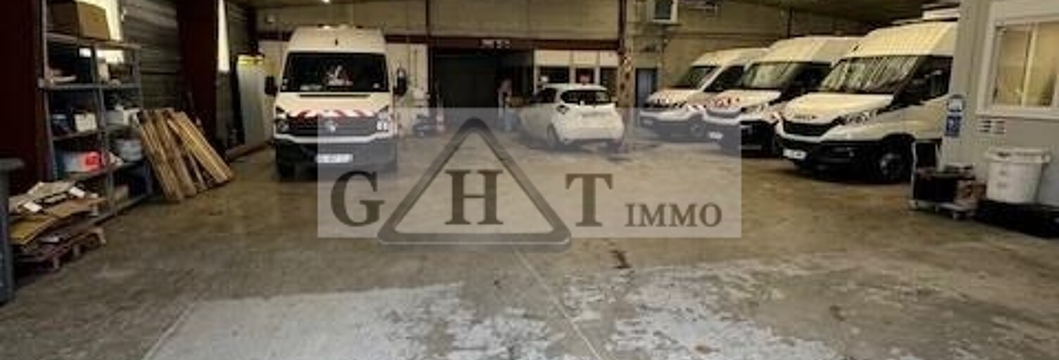 Local industriel  850 m² à louer à Santeny (94440)