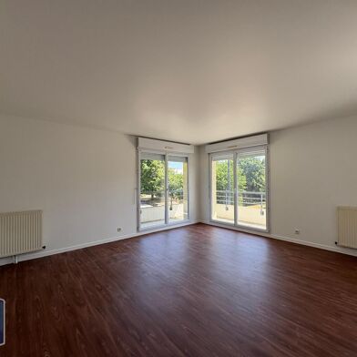 Appartement 3 pièces 910 €