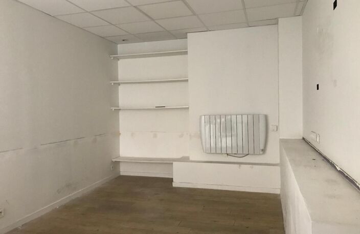 Location bureau 2 pièces 30 m² à Aix-en-Provence (13100) — photo 2