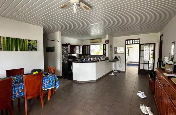 Votre villa T5 avec piscine dans un quartier calme et proche de toutes les commodités. — photo 4