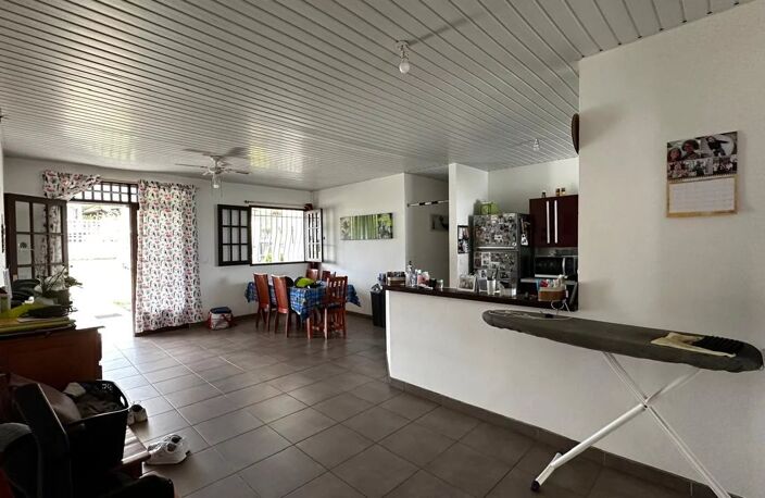 Votre villa T5 avec piscine dans un quartier calme et proche de toutes les commodités. — photo 5