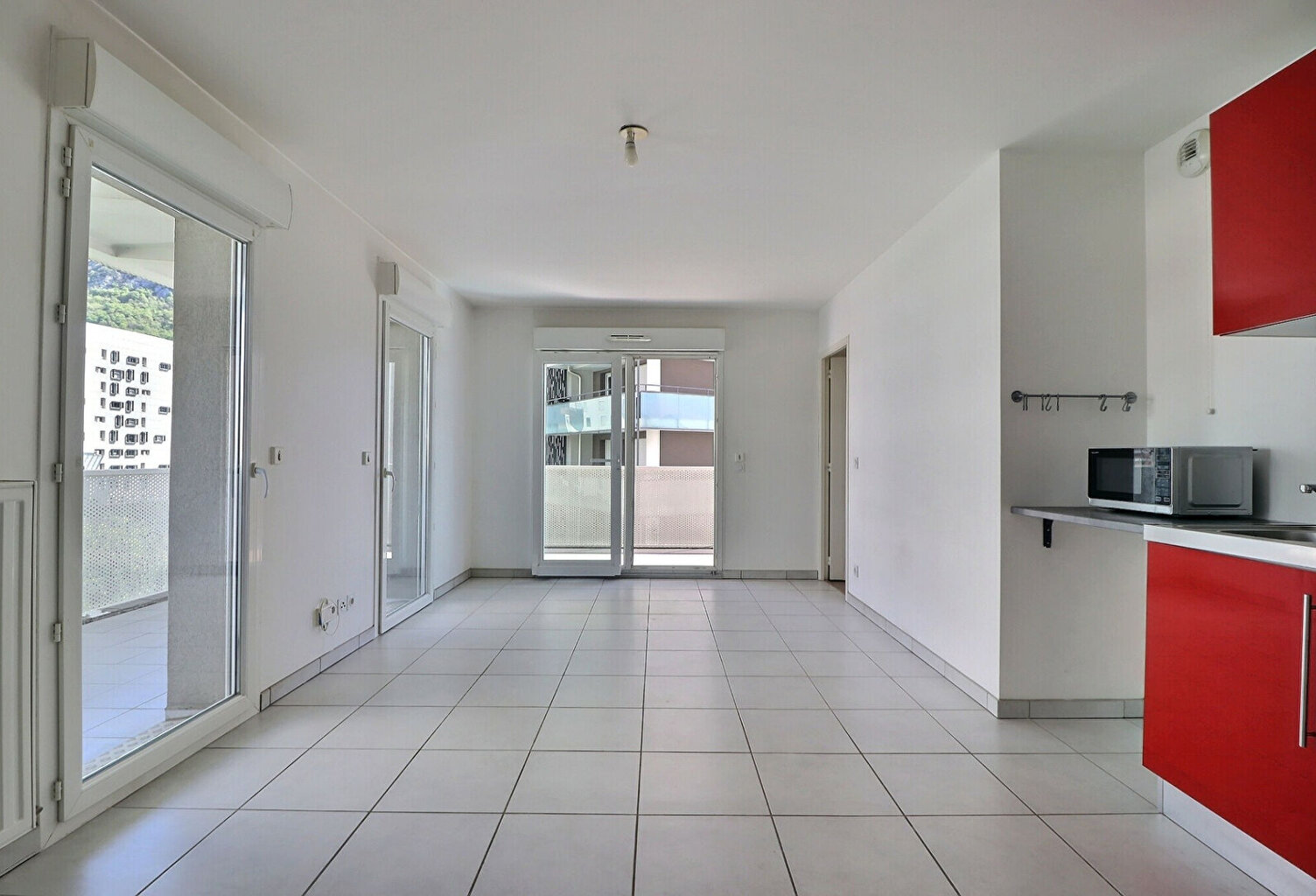 Appartement Grenoble 2 pièce(s) 43.81 m2 — photo 1