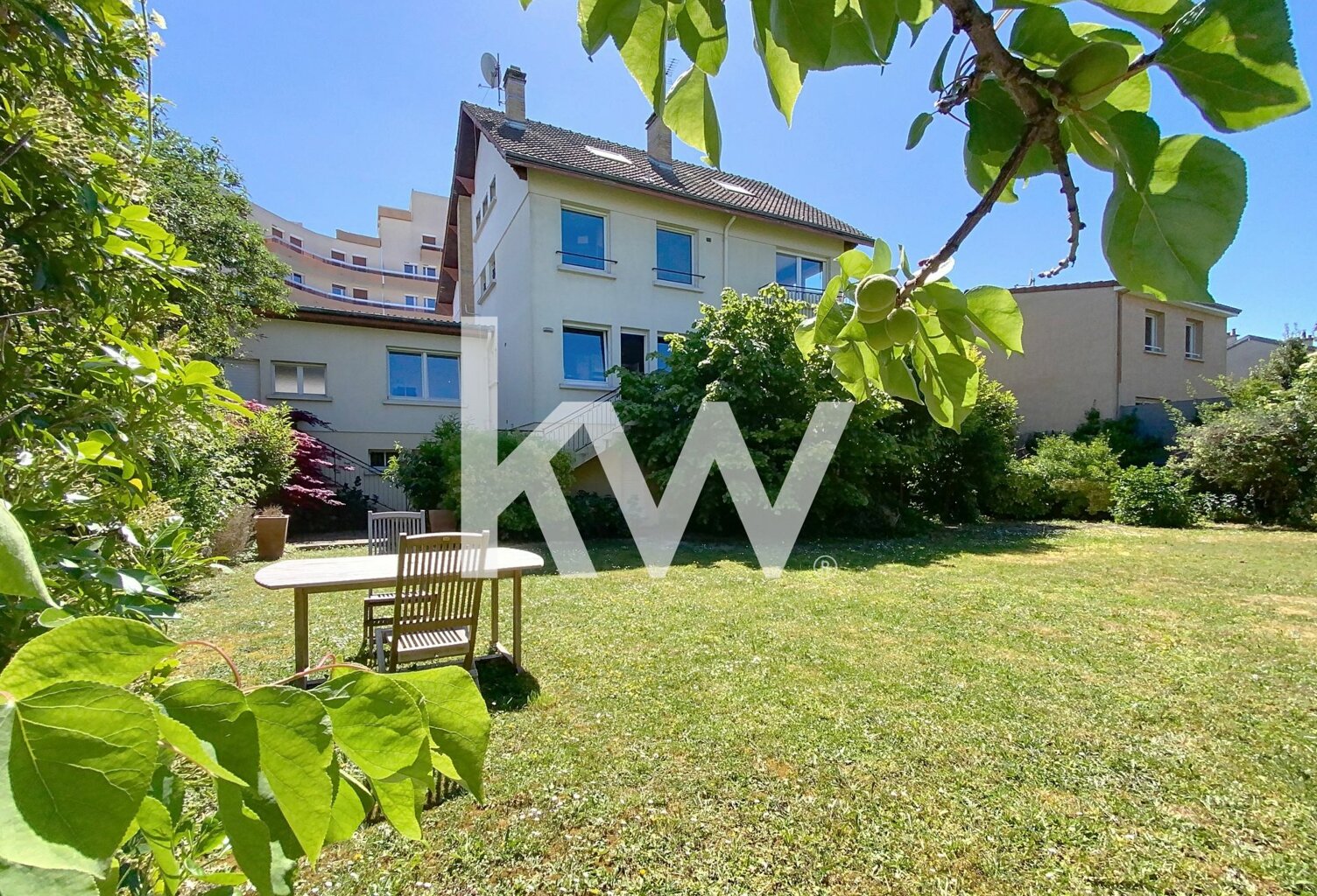 REIMS SECTEUR ST MARCEAUX/GUSTAVE LAURENT :  Maison avec Jardin — photo 1