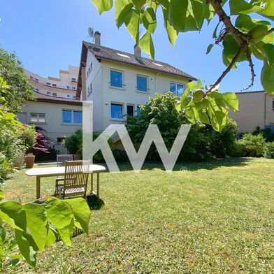 Maison 8 pièces 682500 €