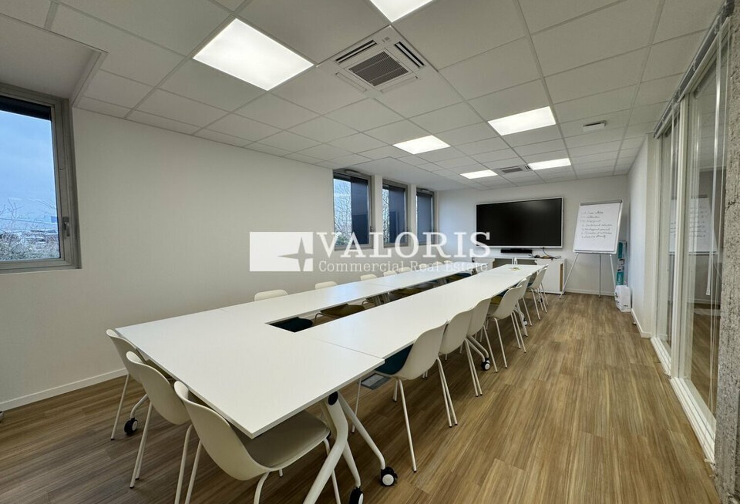 BUREAUX à LOUER — photo 1
