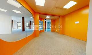 Bureau  1501 m² à louer à Limonest (69760)