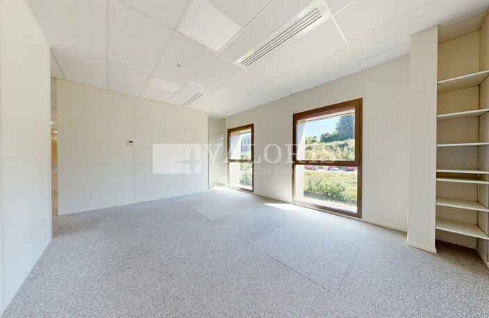 BUREAUX à LOUER — photo 3