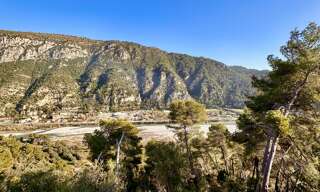 Terrain  3984 m² à vendre à Gilette (06830)