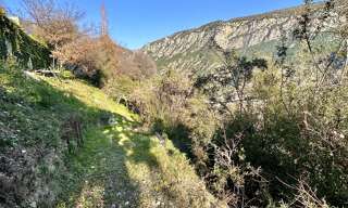 Terrain  885 m² à vendre à Gilette (06830)