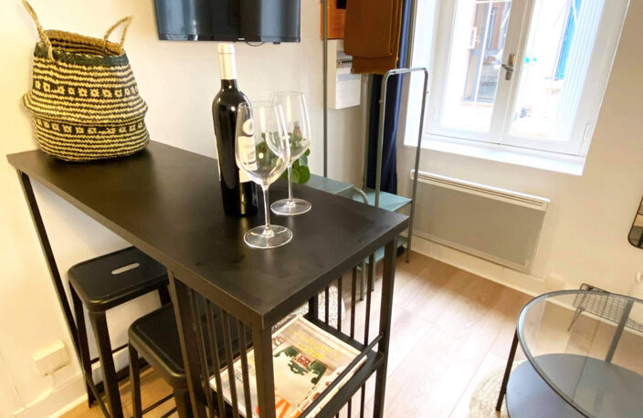 TOULOUSE - QUARTIER DES CHALETS - Studio de 15m2 entièrement — photo 2
