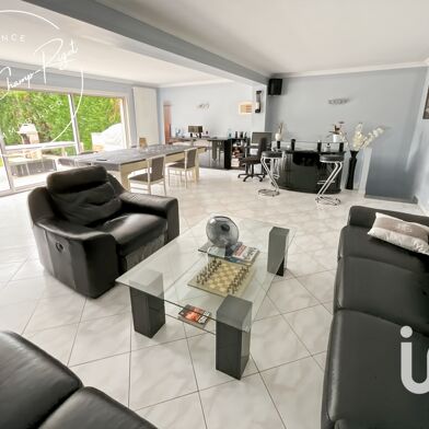 Maison 8 pièces 151 m²