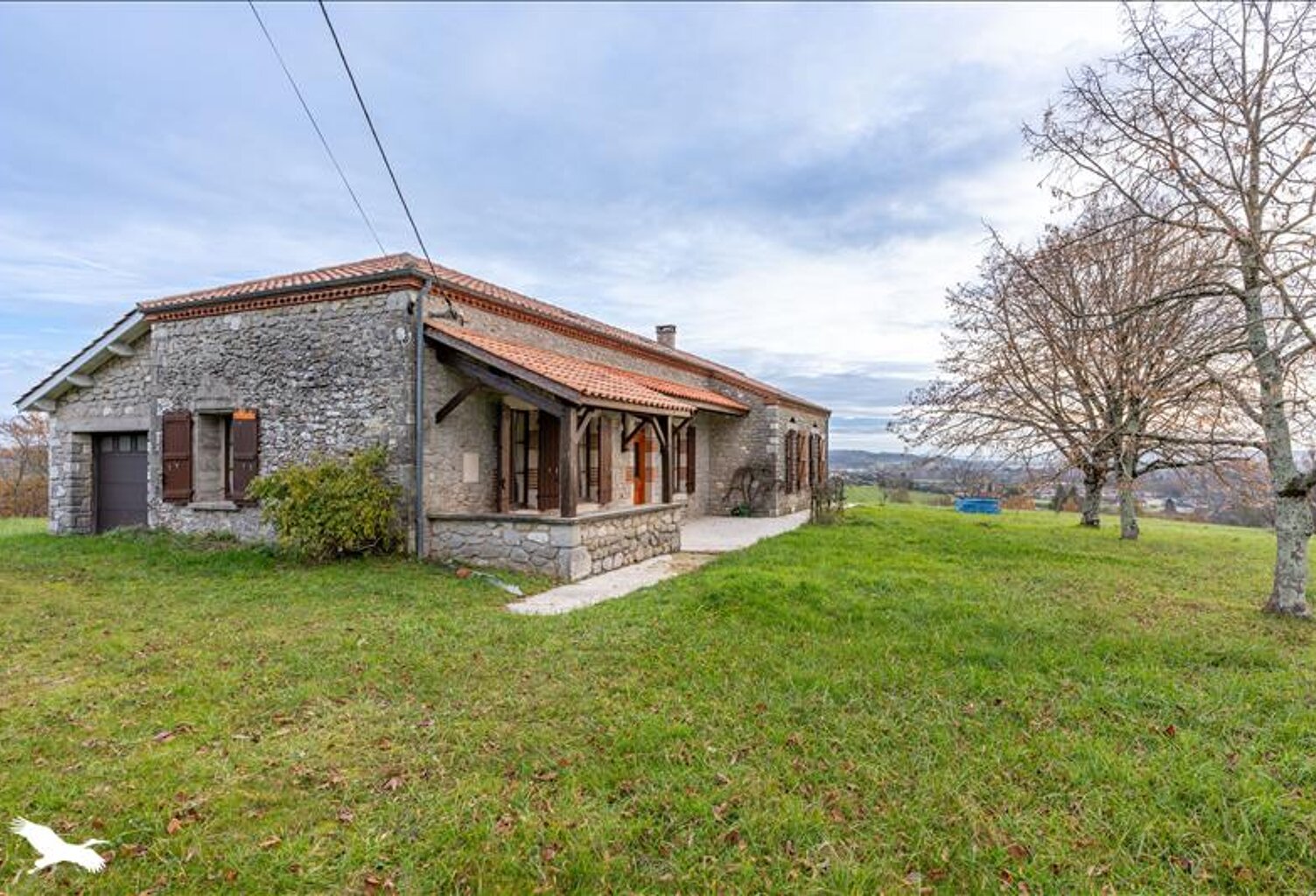 Maison en pierre de 7 pièces principales — photo 1