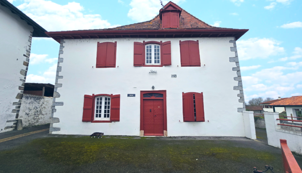 Immeuble  à vendre Saint-Palais 64120