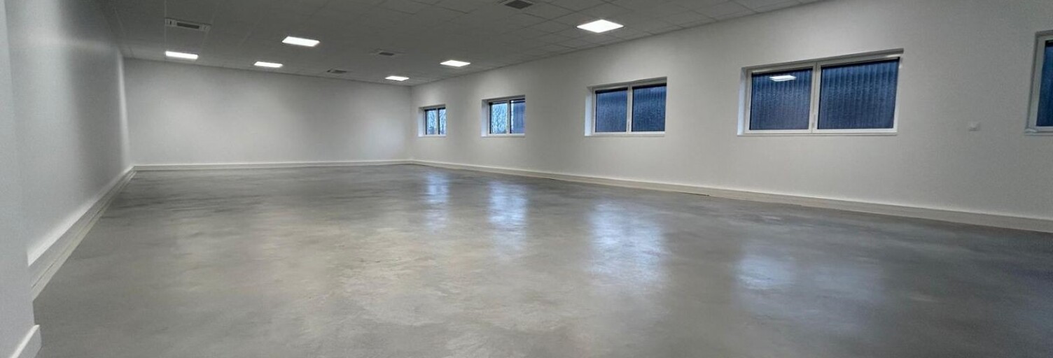 Bureau  150 m² à louer à Saint-Pierre-du-Perray (91280)