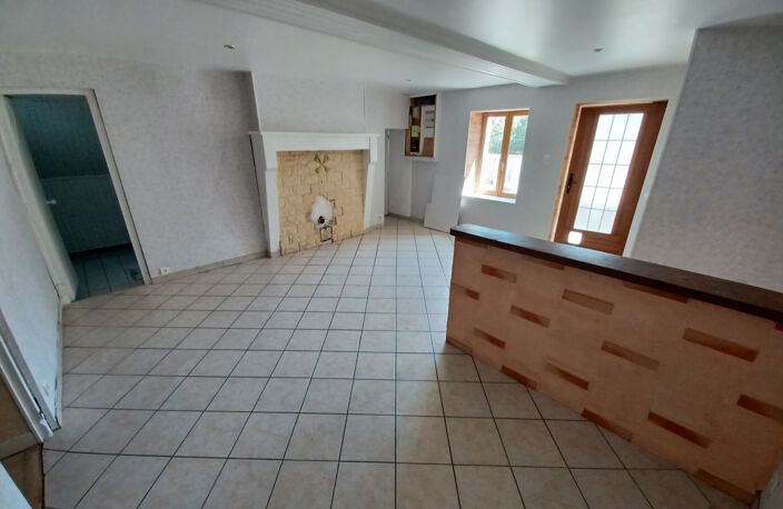 Maison ancienne indépendante, à rénover avec terrain et gara — photo 2