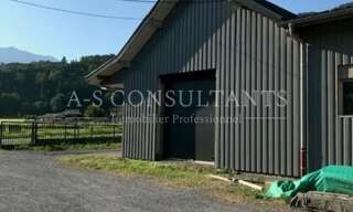 Local industriel  82 m² à louer à Giez (74210)