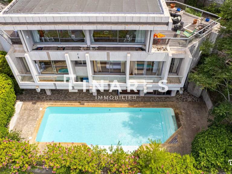 L'UNIQUE DU 7EME - Maison T8 de 313 m² + piscine + parking - 130 — photo 1