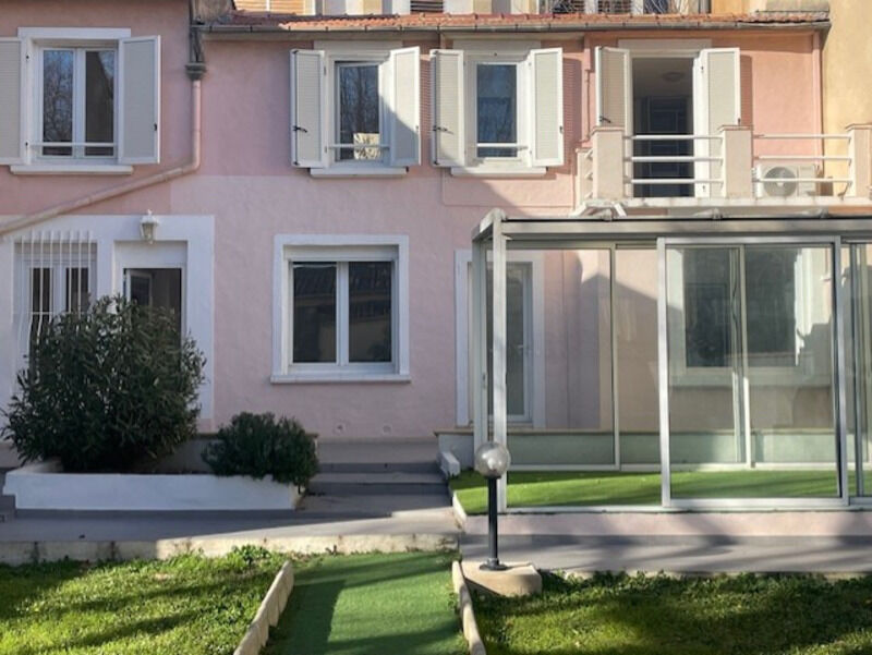 Villa / Maison 5 pièces  à vendre Aix-en-Provence 13100