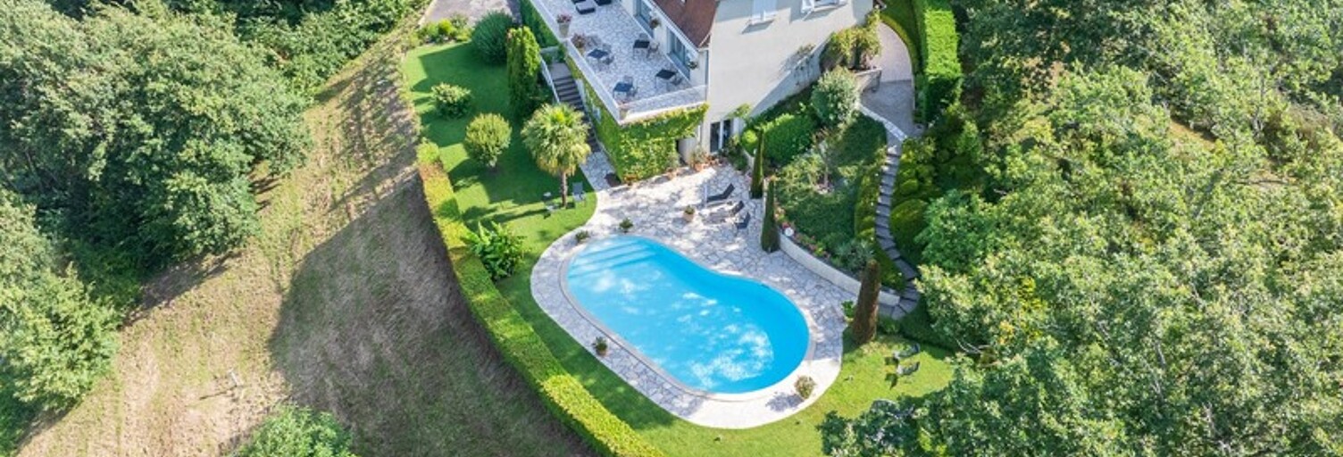 Maison 10 Pièces 315 m² à vendre à Saint-Céré (46400)